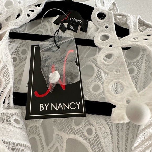 Crochet sheer top with many fabulous details Size XL - Picture 4 of 5